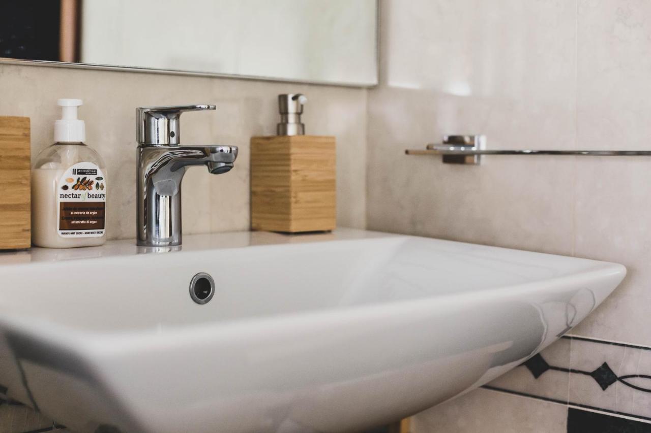 Via Nonantola- Twobedrooms Apartment โรม ภายนอก รูปภาพ